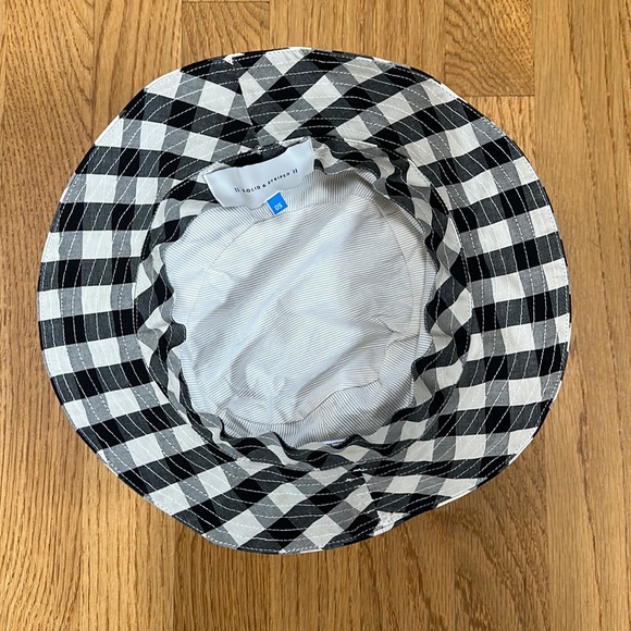 Solid and Striped Black and White Gingham Bucket Hat - Picture 3 of 7